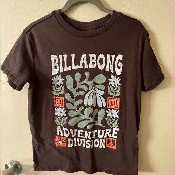 Classic  BILLABONG logo GRAFIC 
MAROON COLOR  
Cotton short sleeve T Shirt - Picture 4 of 6